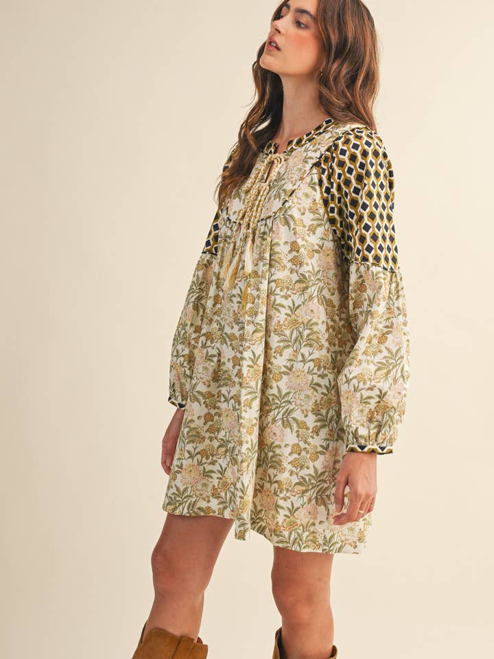 &MERCI - Wholesale Dress - Women's - FLORAL CONTRAST SLEEVE MINI DRESS MDR416917