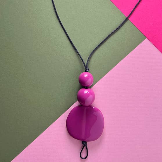 Alter Ego Designs - Wholesale Pendant/Charm Necklace - WISDOM: Resin Bead Pendant in Passion Pink