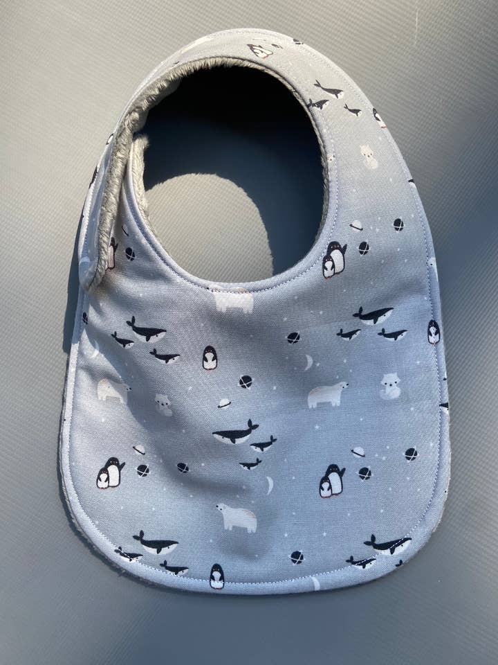 Bavoir Arctic Minis pour la vente par Port & Starbird