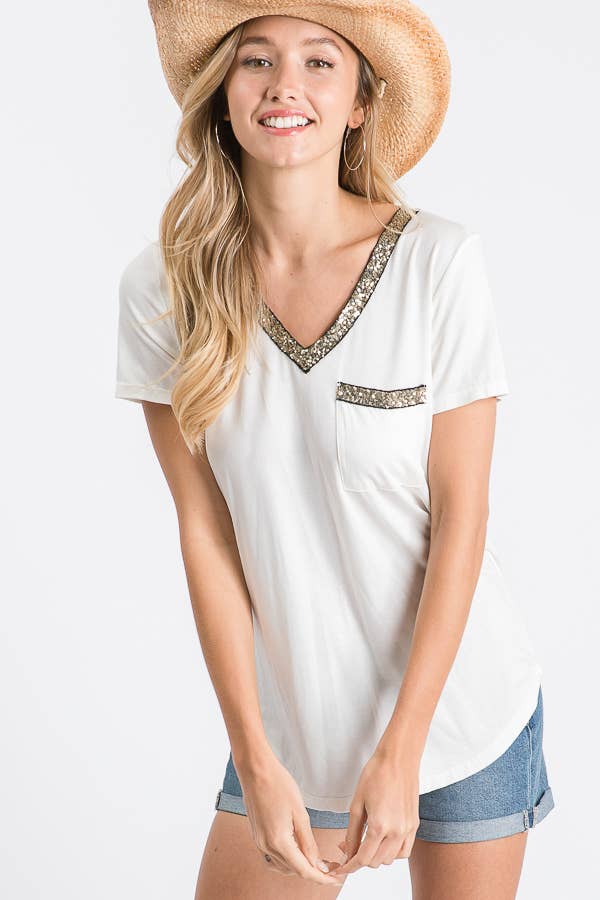 7th Ray - Venta al por mayor Camiseta - Mujer - Top de manga corta con cuello en V sólido, ribete de lentejuelas y bolsillo frontal T316221