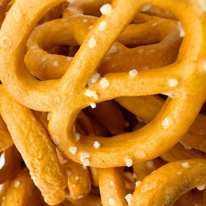 Martin's Country Store LLC - Wholesale Pretzels - LITTLE CHEESE PRETZELS 5.5oz1