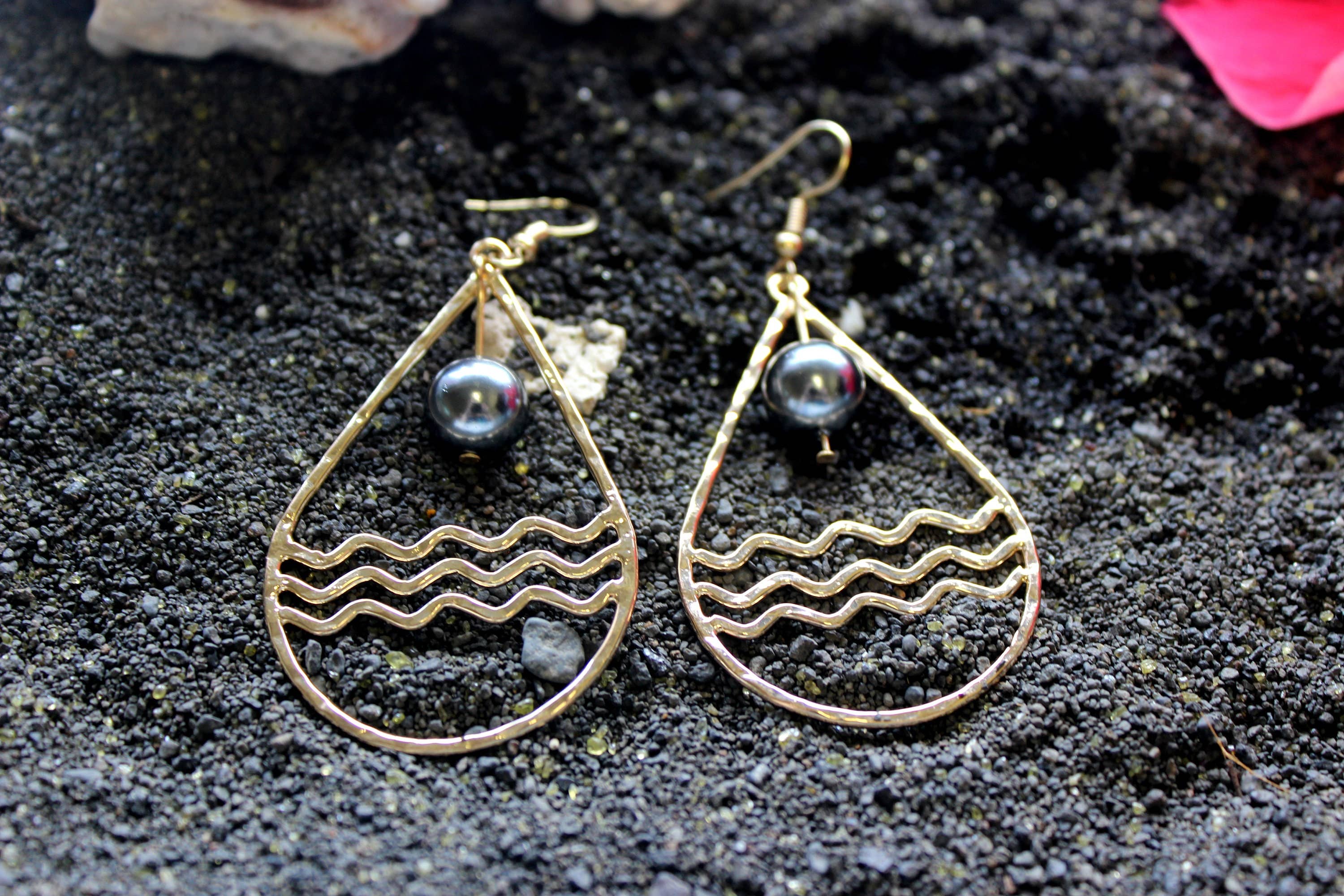 Anela's Jewelry - Wholesale Dangle Earrings - Teardrop Calm Ocean: Hamilton Gold Earring with  Shell Pearl5