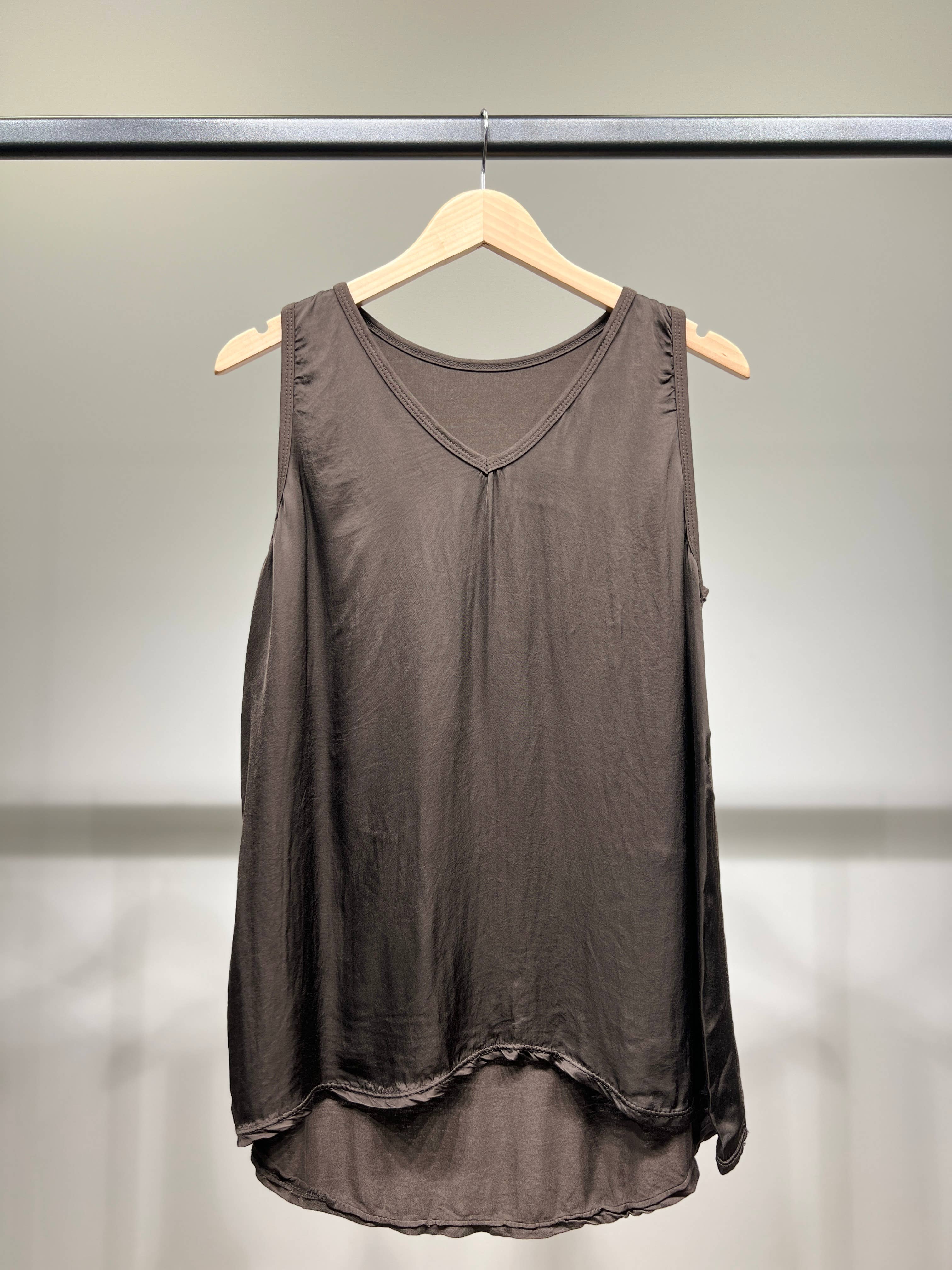 L'Emotion - Wholesale Tunic - Women's - Flared V-Neck Satin Tank Top 100% Viscose0