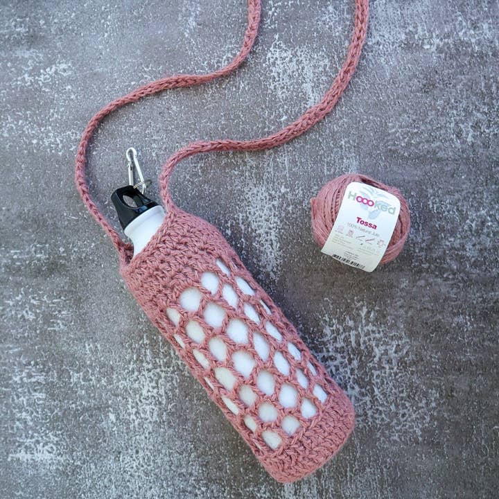 DIY Crochet Kit Water Bottle Bag Bogota Tea Rose for wholesale by Hoooked Yarns