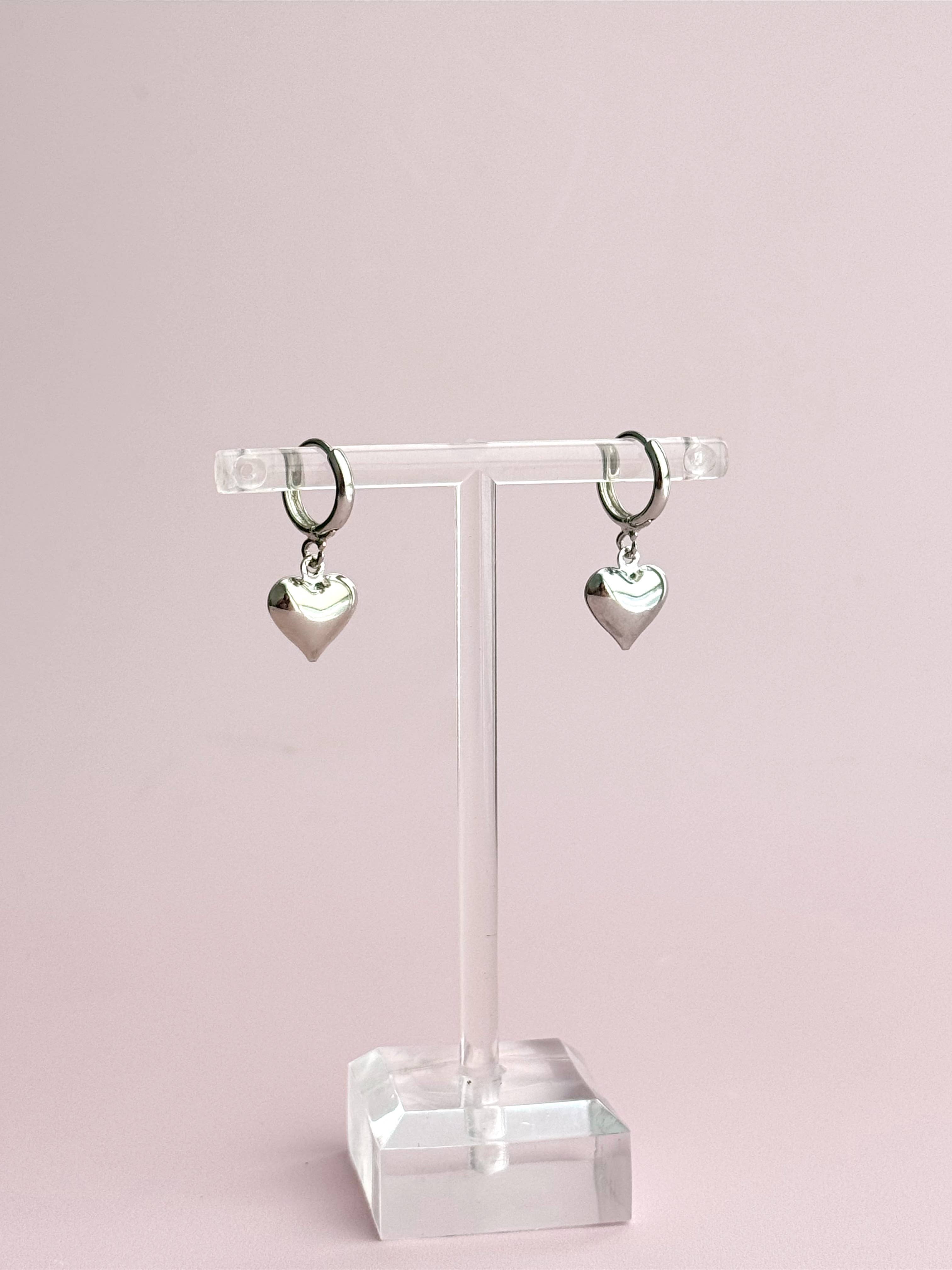 Golden Hour Designs - Vendita all'ingrosso Orecchini a cerchietto - Orecchini Huggie vintage a forma di cuore, per San Valentino, carini e alla moda6