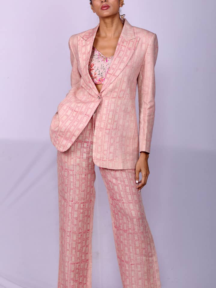 Studio Swiatlo - Vendita all'ingrosso Completo - Donna - Completo in lino rosa con design geometrico2