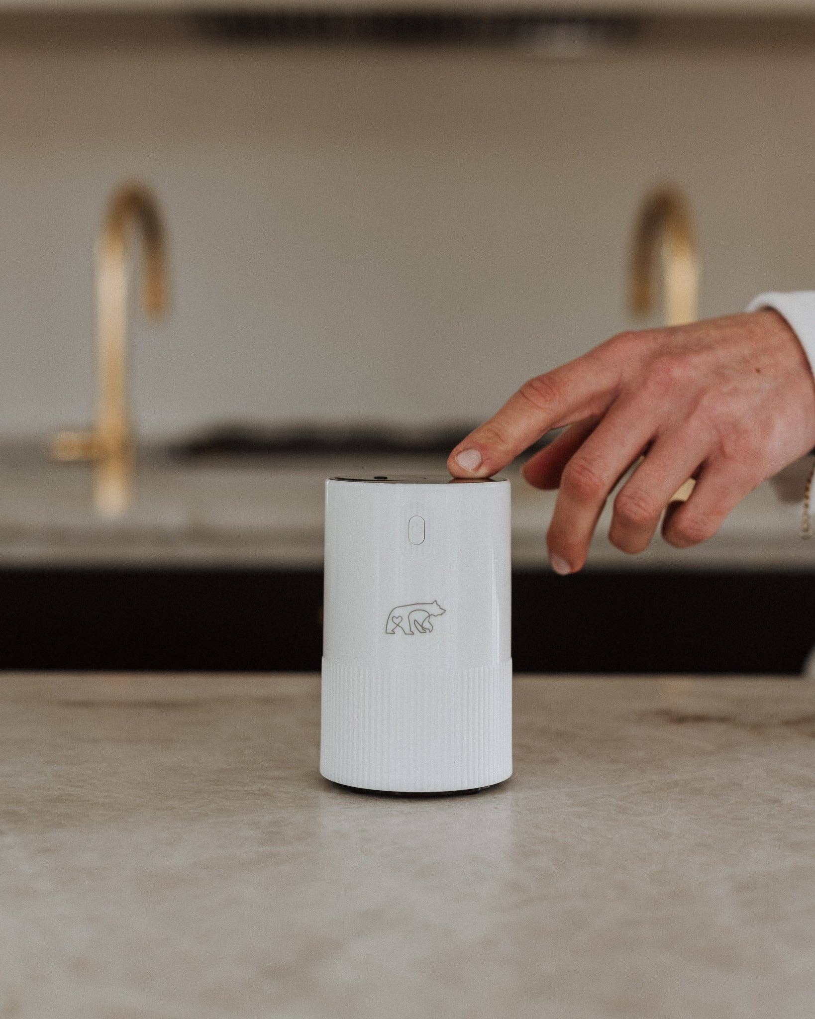 wick + bear - Wholesale Electronic Diffuser - aura diffuser3