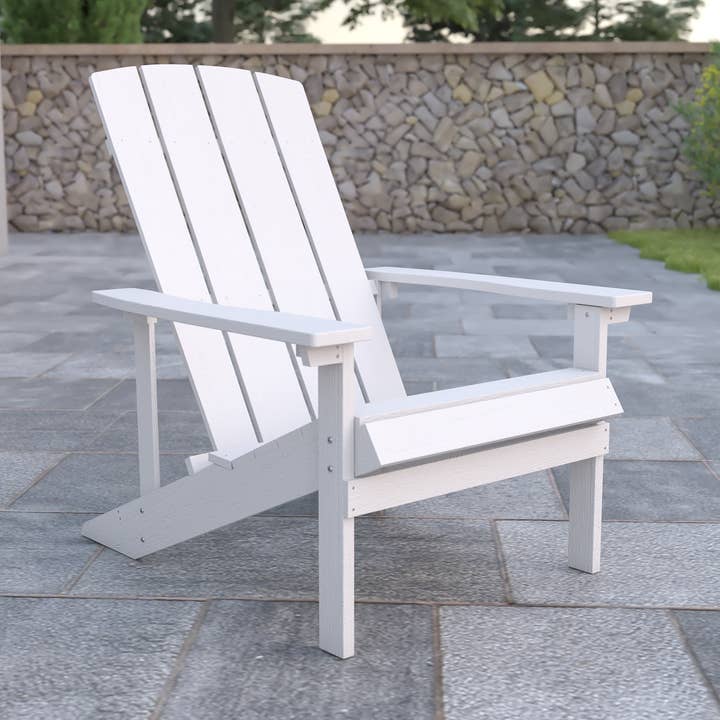 Chaise Adirondack blanche en résine poly pour la vente par Flash Furniture