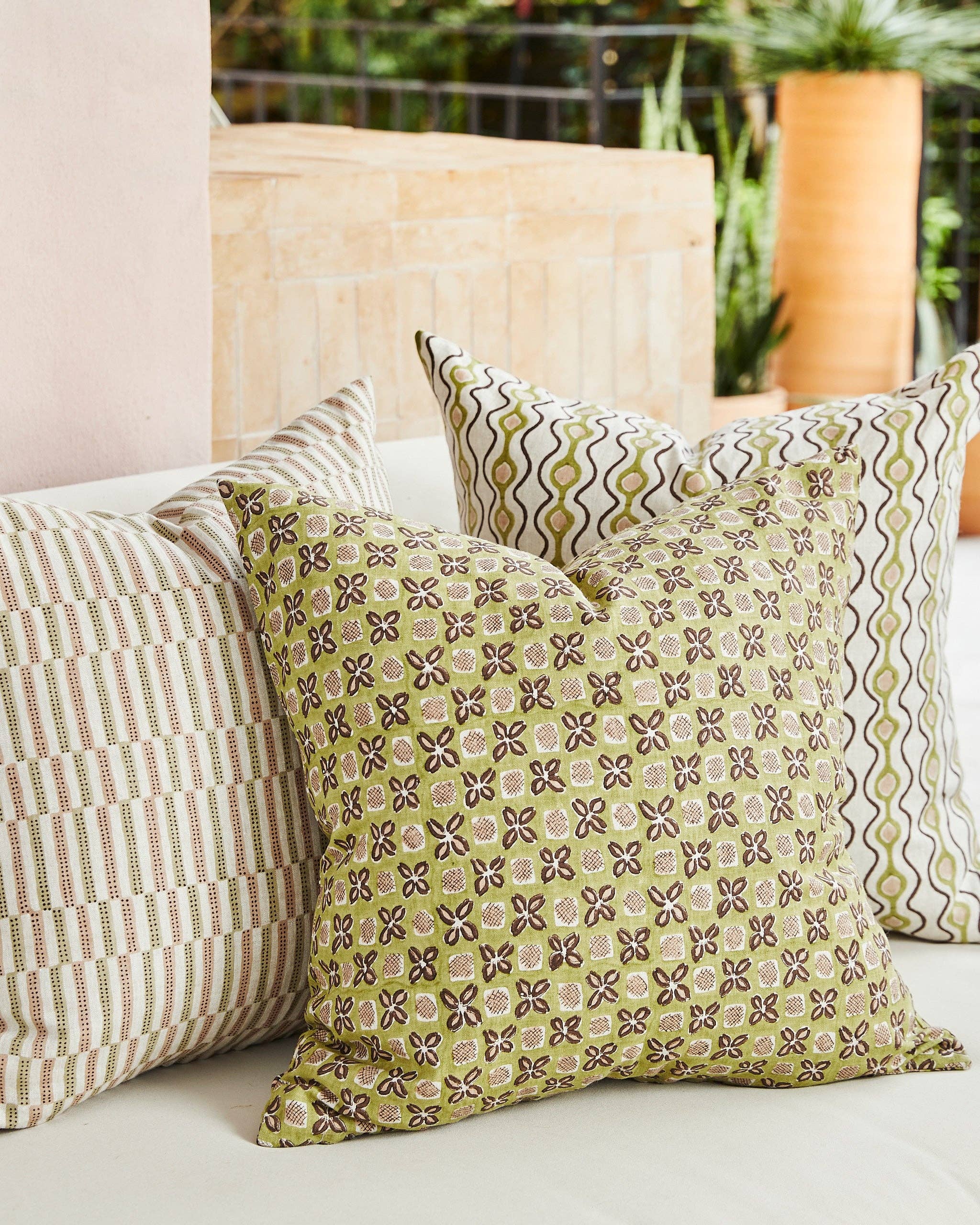 Walter G – wholesale Throw pillow cover – Toro Cactus Pillowcase1