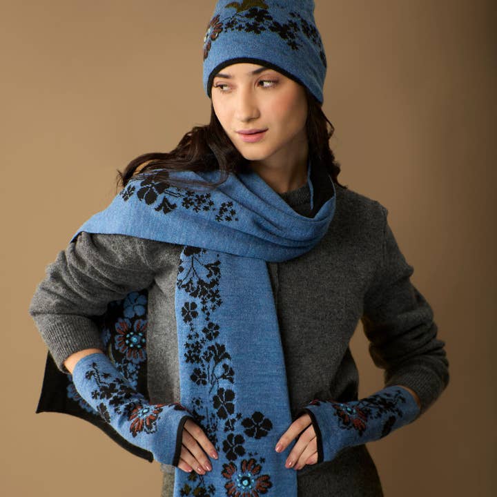 WUAMAN - Alpaca - Wholesale Scarf - Women's - Julia Alpaca Scarf | Hand Embroidery | Fall2