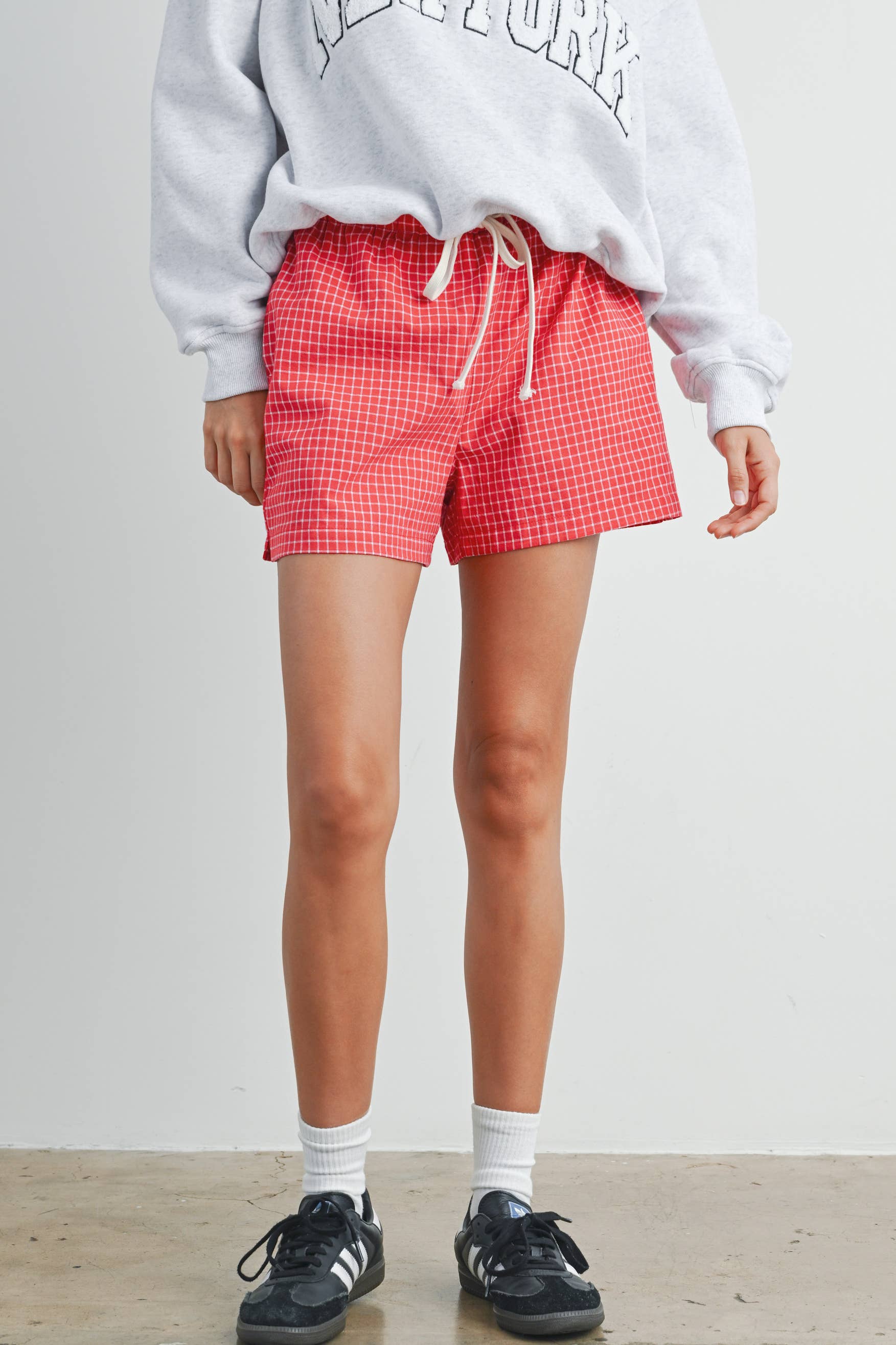 BUTTERMELON - Vendita all'ingrosso Pantaloncini - Donna - Shorts a quadretti con coulisse elastica - BMP745026
