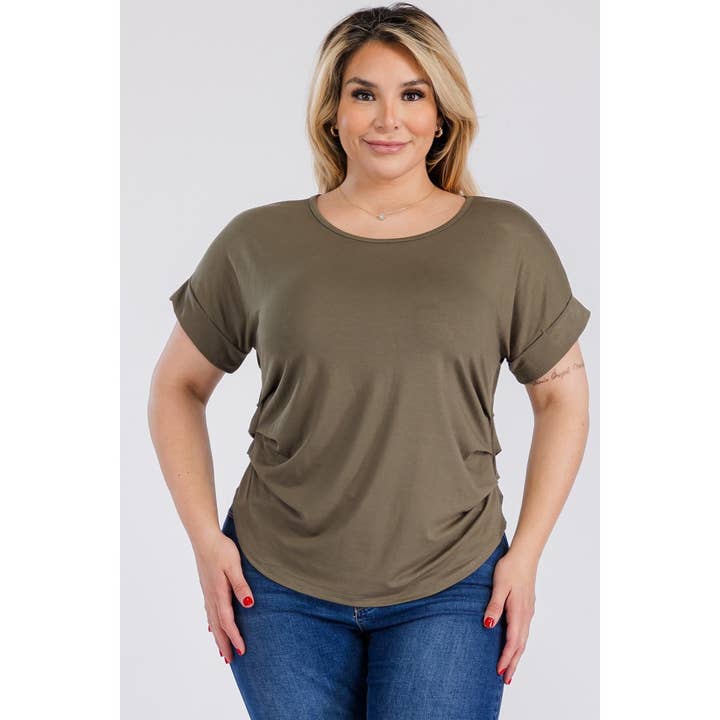 PLUS SIZE TOP MET KORTE MOUWEN EN RUCHES voor wholesale door Curve Market
