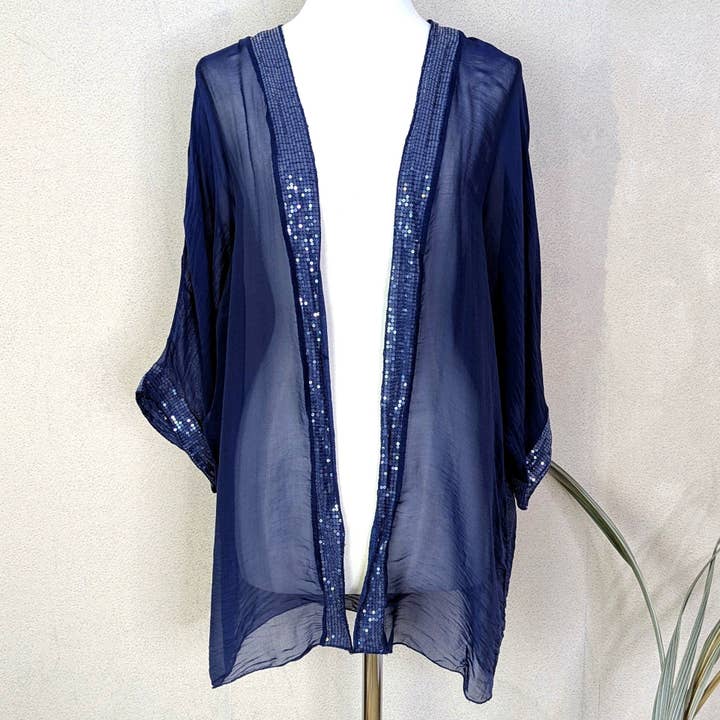 Caftan en mélange de soie avec détails subtils de sequins (M-L) pour la vente par Tempest Designs