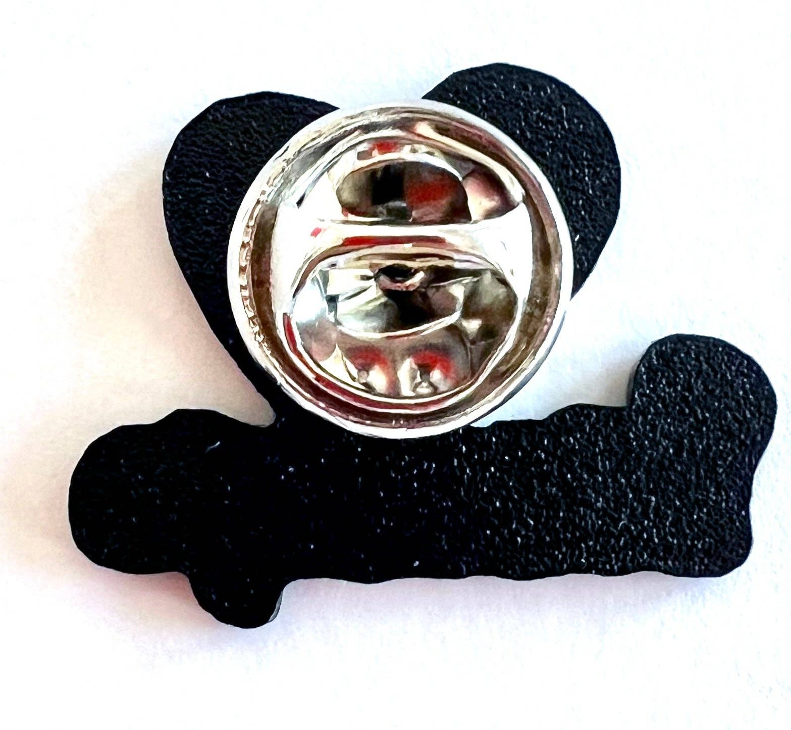 Mary Ellis - Wholesale Lapel Pin/Button - Brooklyn Heart Lapel Pin4