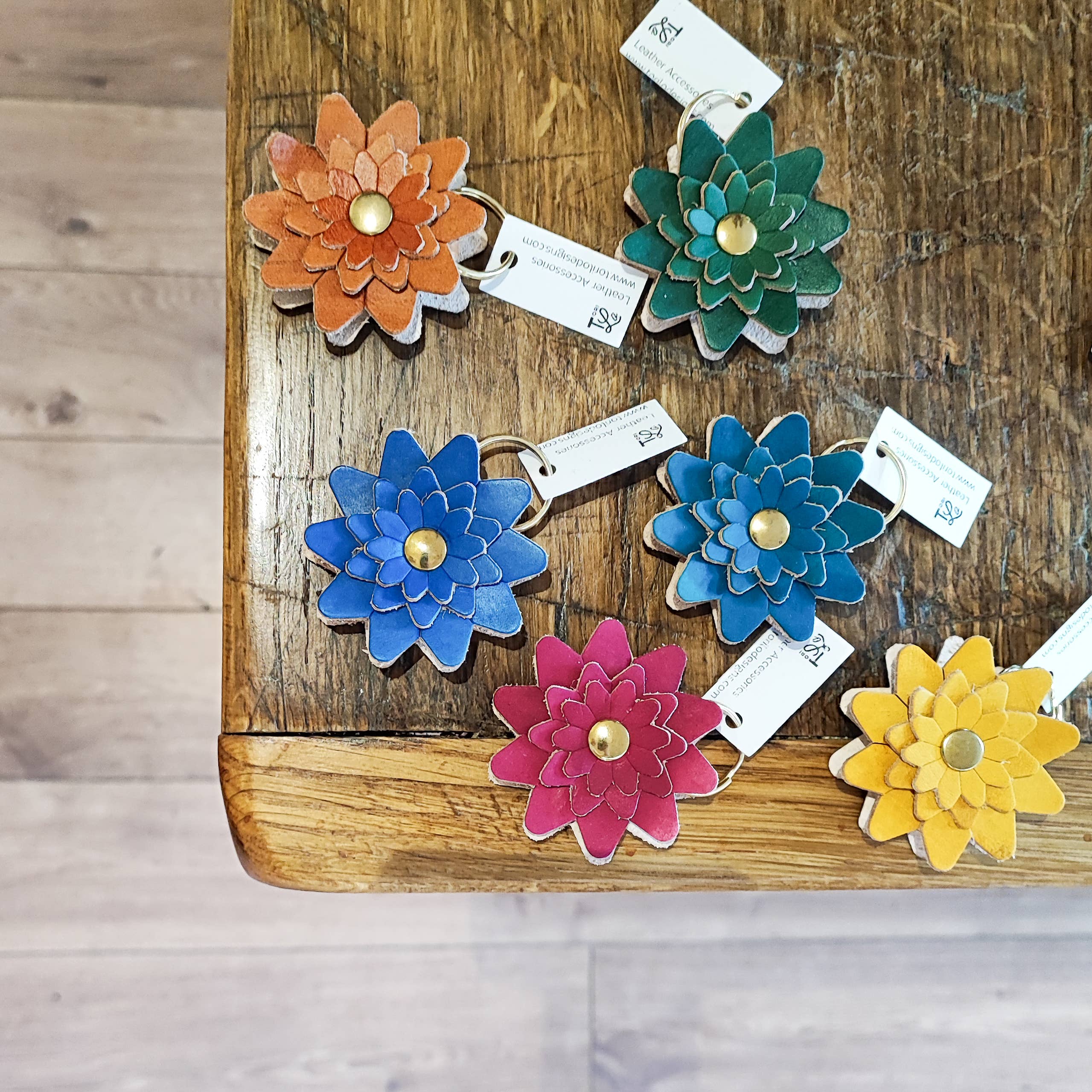 Tori Lo Designs – wholesale Keychain – Women's – Leather Flower Keyring6