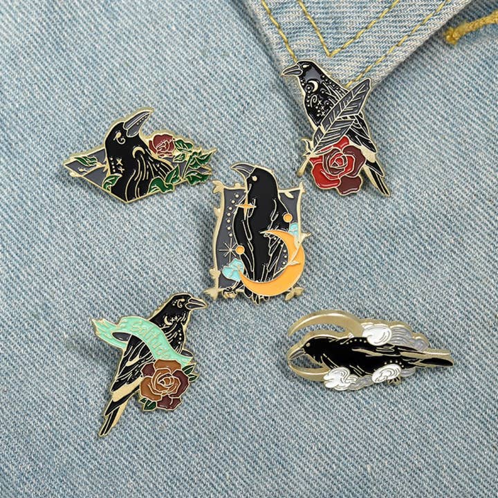 Magia Design - Wholesale Lapel Pin/Button - Raven Mystique Metal Pin