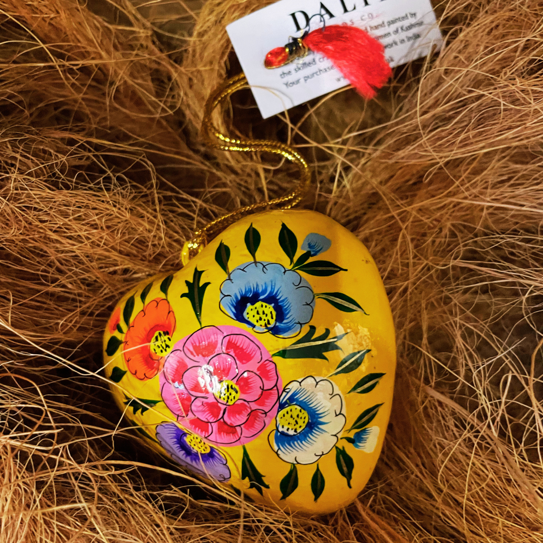 Dalit Goods Co - Wholesale Ornament - Hanging Heart Decoration  – 3″ | White Floral2