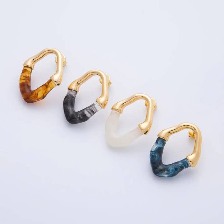 Simply Jewels - Wholesale Stud/Post Earrings - Gold Chic Resin Oval Stud Earrings ✦ EA-21AD1580 - EA-21AD15834