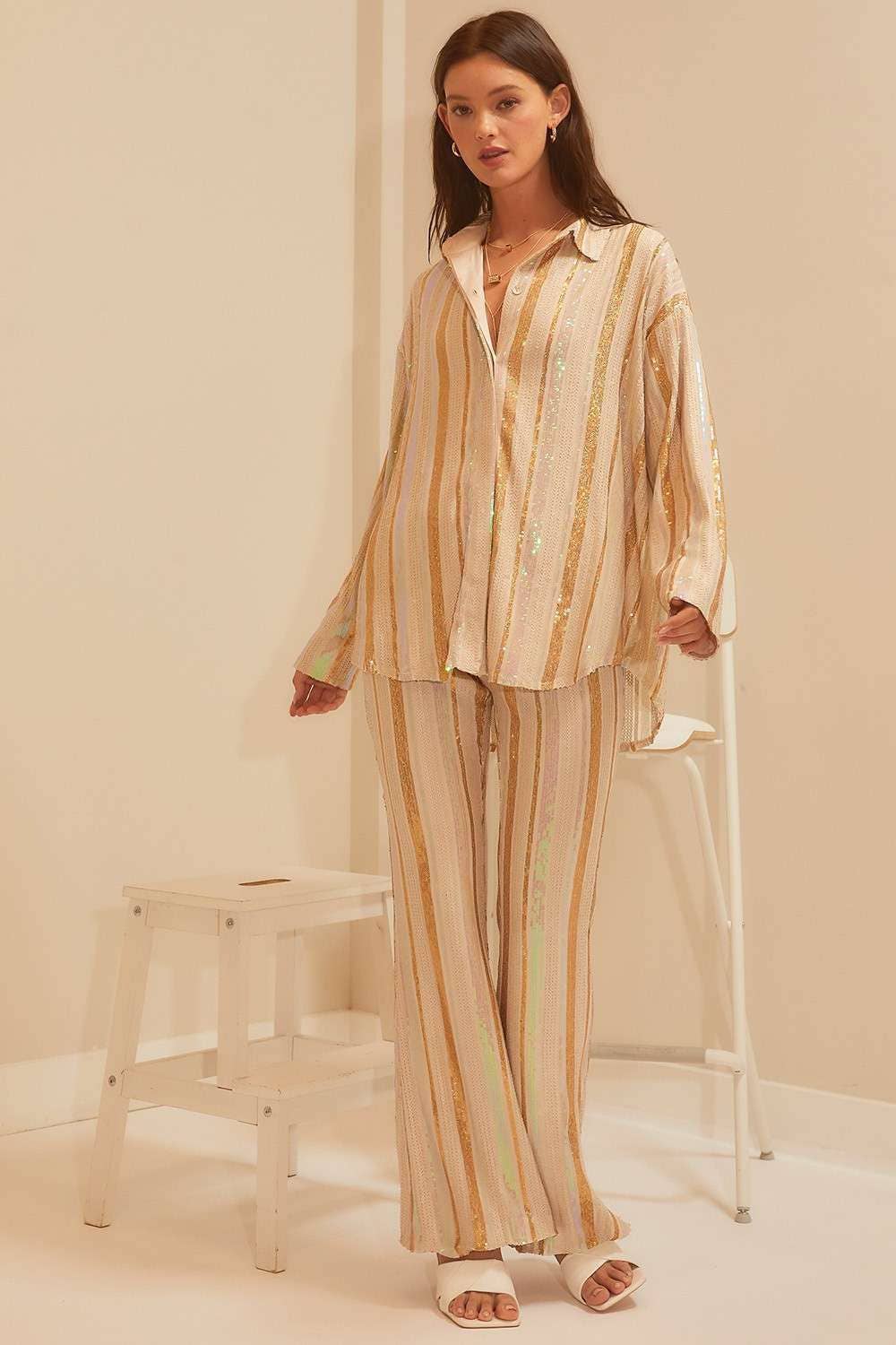 CREME MULTI Camisa Formal de Lantejoula Stripe Neutro para venda a revendedores na Faire9