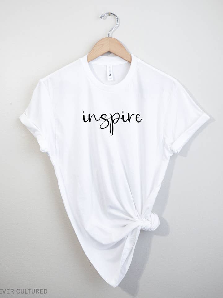 T-shirt Inspire pour la vente par On the Cuff