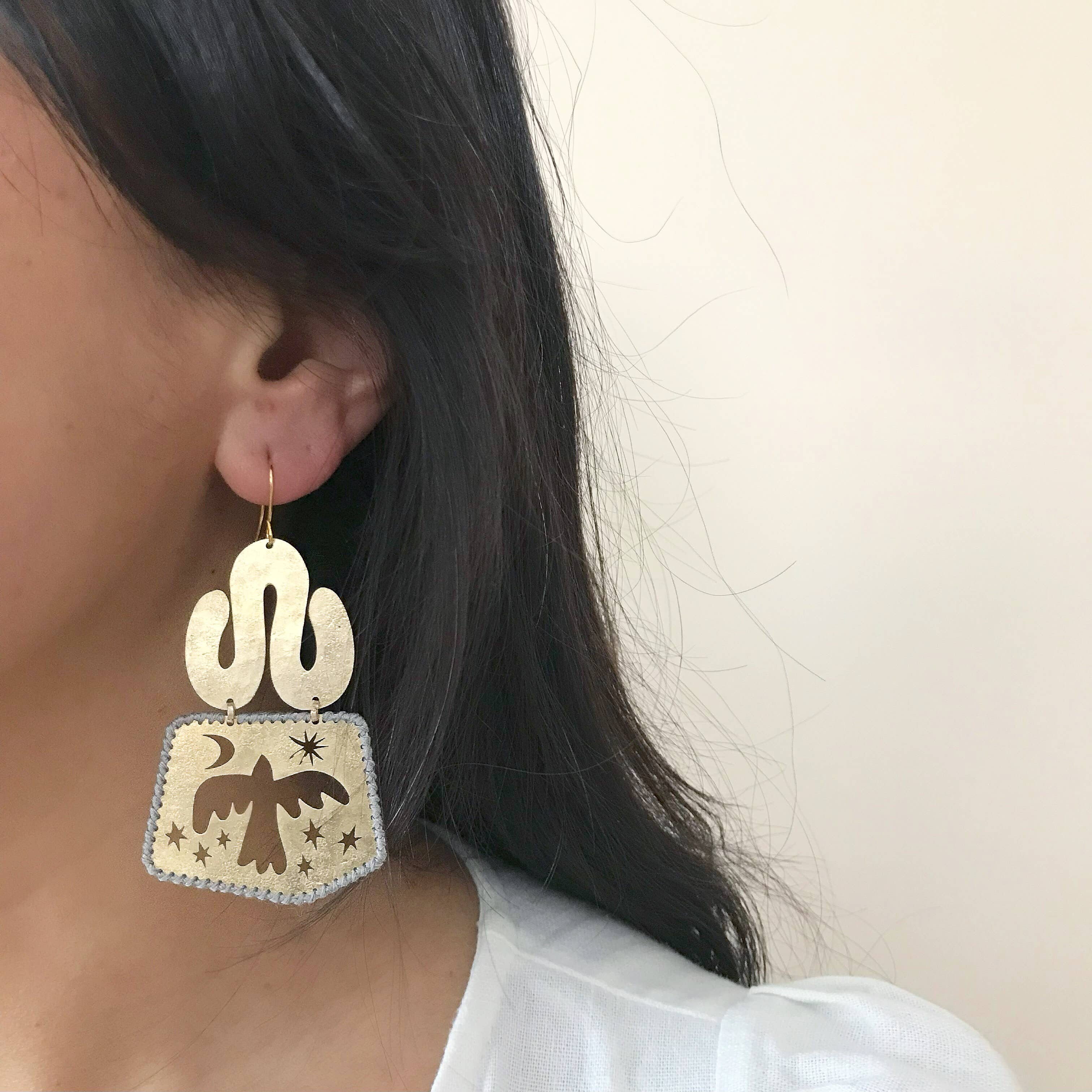 Gulushu – wholesale Hängande örhängen – Mässingsörhängen, Bohemiska Samtida Handgjorda Smycken5