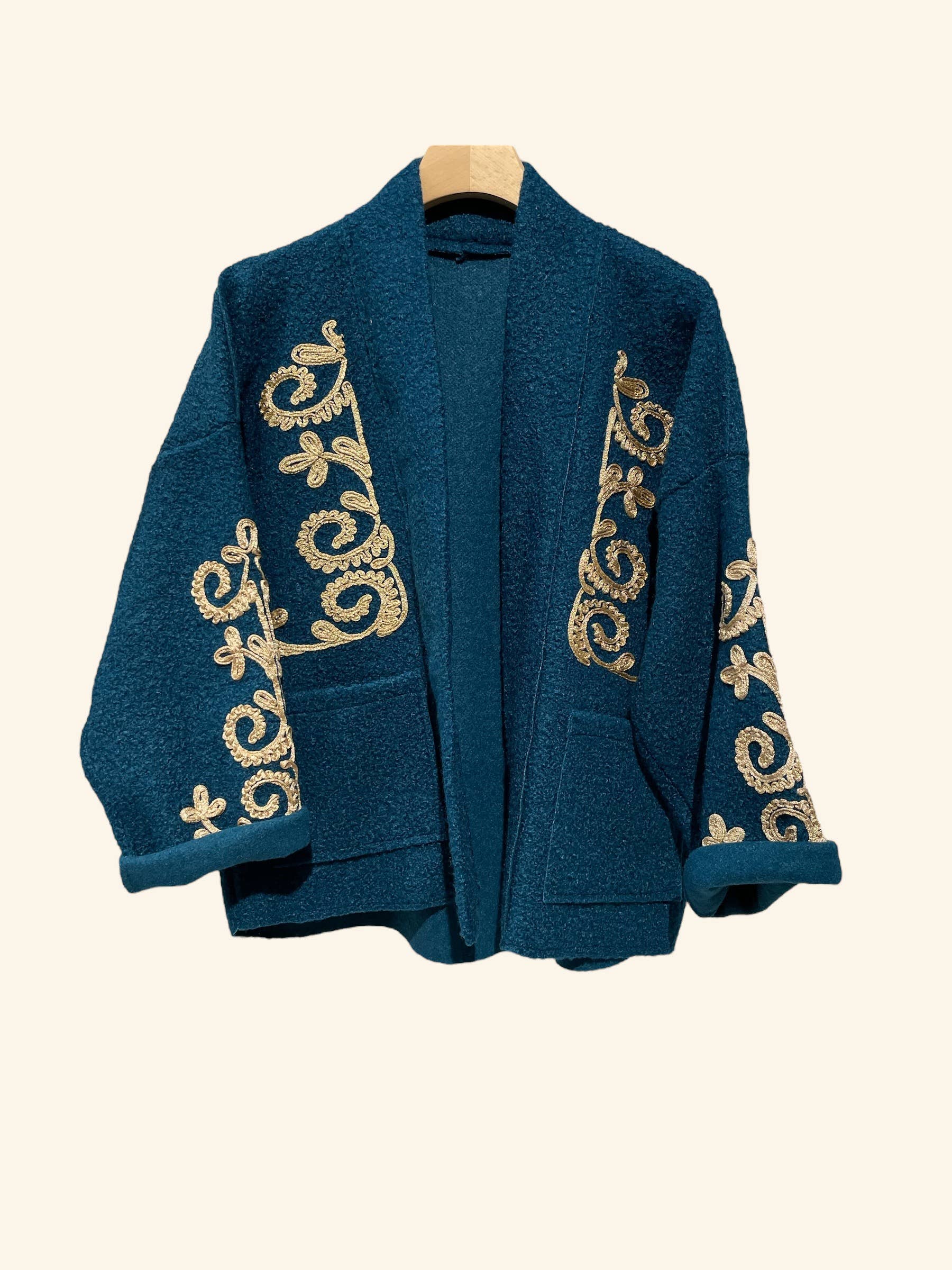 Nota bene - Wholesale Jacket - Women's - Open cardigan with embroidered patterns Art 243824