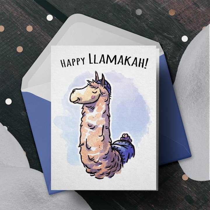 „Happy Llamaka” - Grappige Hanukkah Menorah Joodse kerstkaart voor wholesale door Aaron Millard Illustration