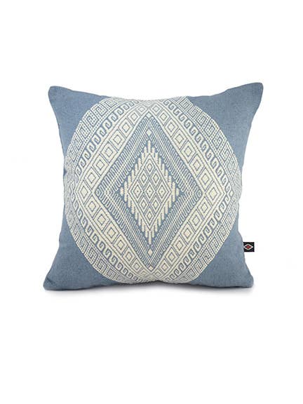 Taie d'oreiller tissée à la main en diamant 16" x 16" — Denim et blanc pour la vente par Yabal