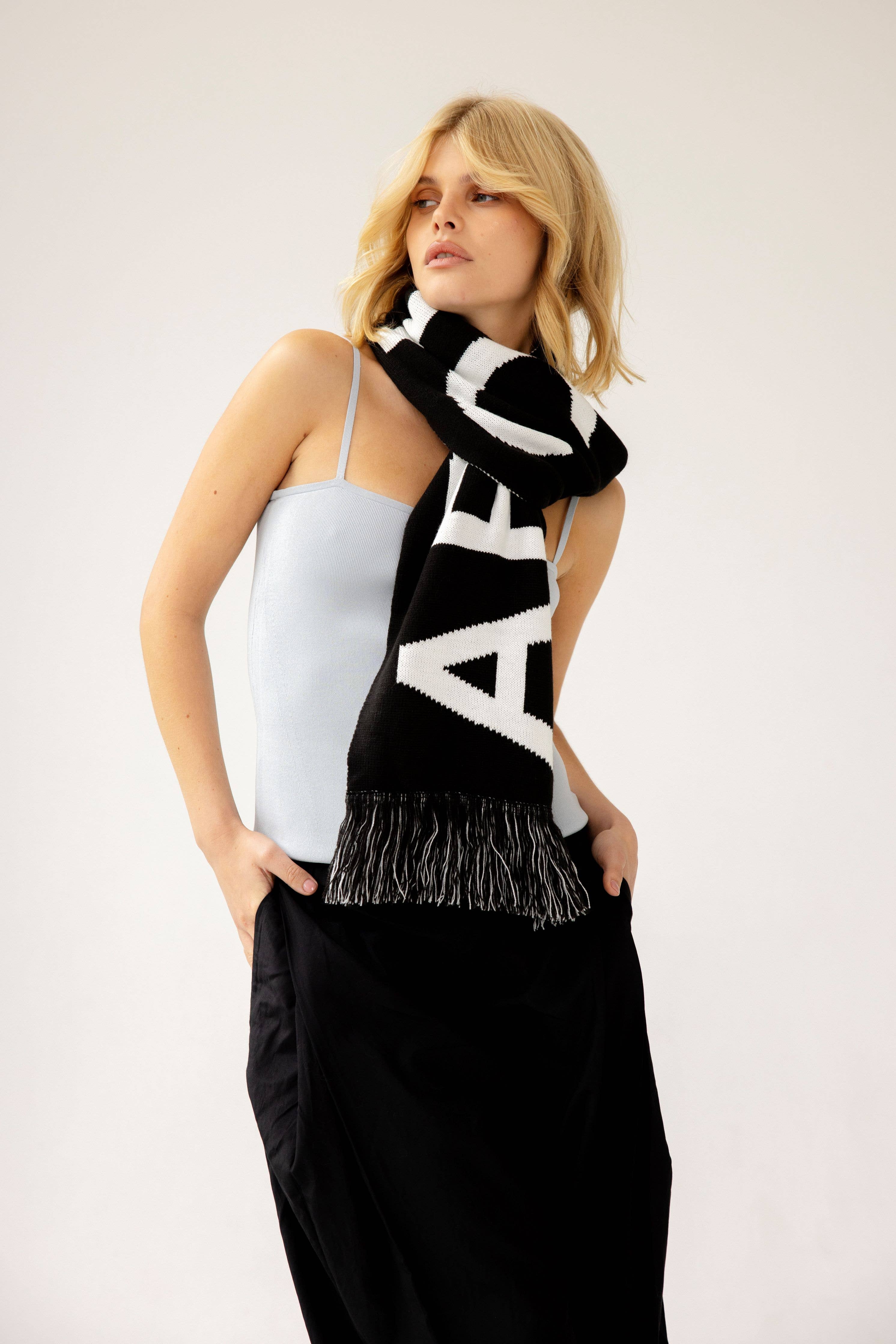 ARCTIC FOX & CO. – wholesale Scarf – Unisex – Arctic Fox Scarf - Monochrome4
