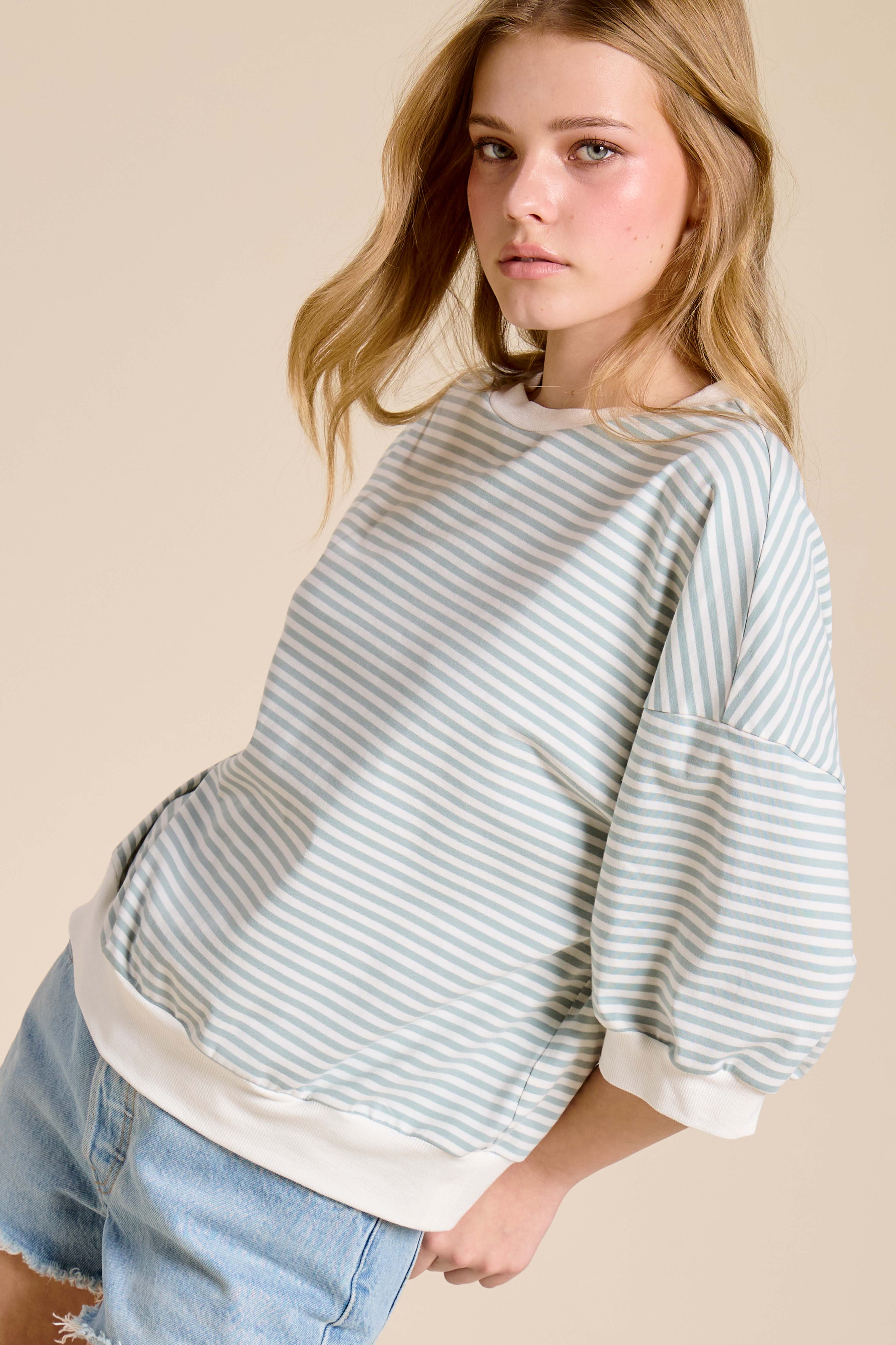 La Miel – Engroshandel Strikket top - Dame – MCT7688-løs pasform Stribet kortærmet top med rund halsudskæring32