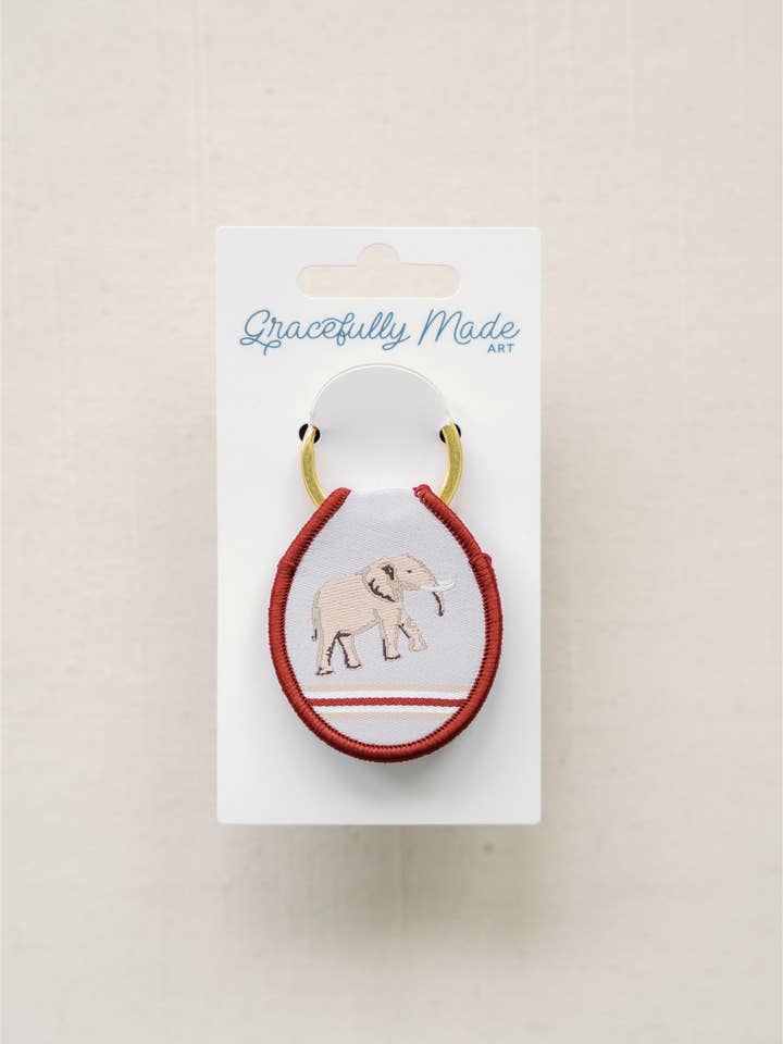 University of Alabama Elefant Broderad Nyckelring för wholesale av Gracefully Made Art