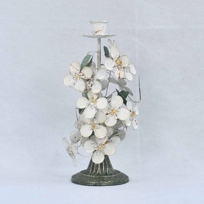Witte Bloemige Kandelaar Klein voor wholesale door Lila Rasa