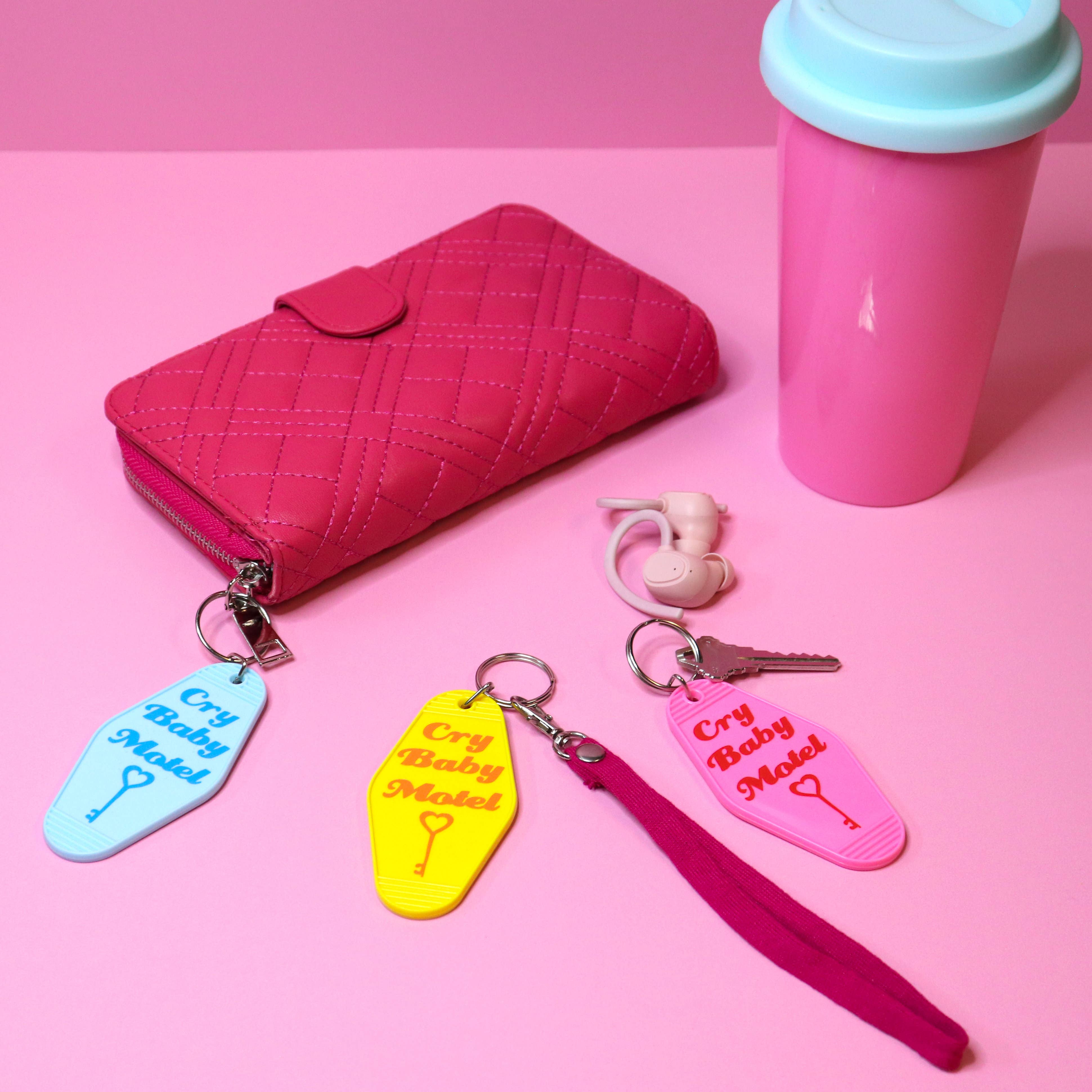 Sticker Hardly Know Her - Wholesale Keychain - Women's - Crybaby Motel Vintage Motel Style Keychain7