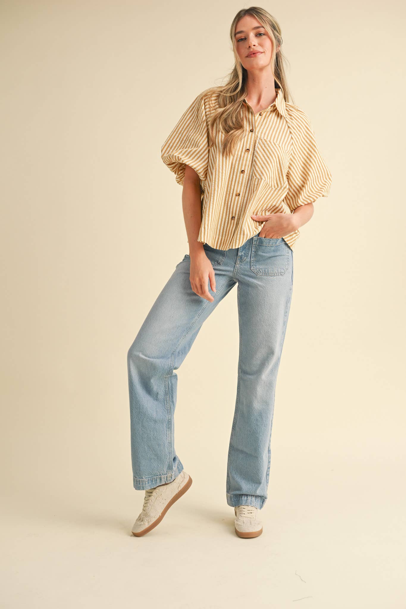 &MERCI – Engroshandel Skjorte med buttondown – til kvinder – STRIBET BOBLEÆRME KNAPNED TOP MTP332931