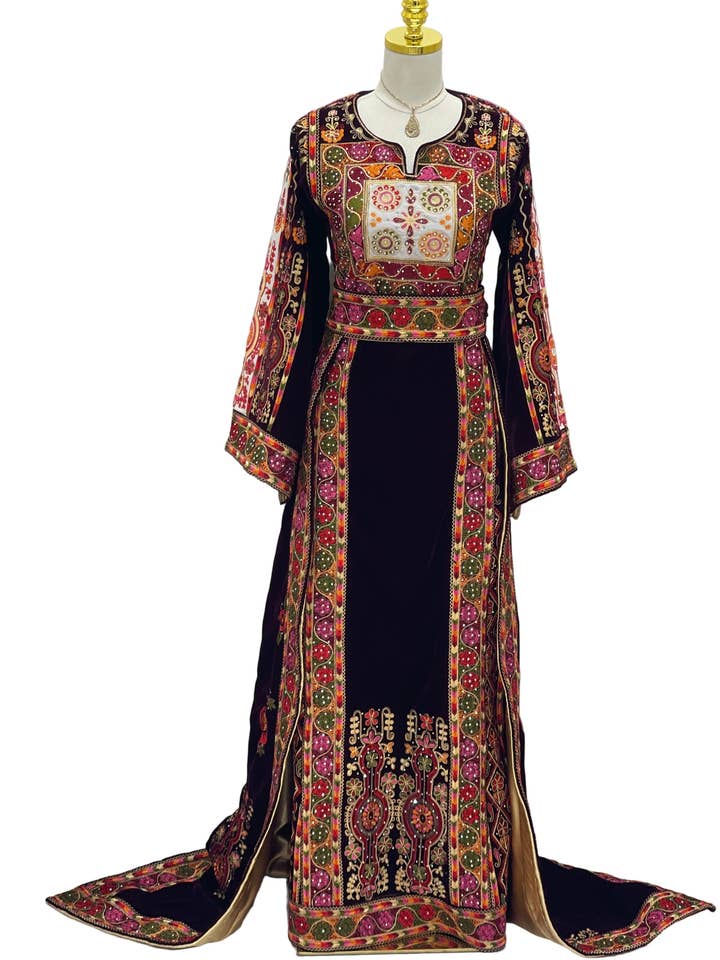 Zahr Al-Turath Velvet Thobe: Offering A Regal and Elegant Heritage-Inspired Look for wholesale by Palestinian Elegance