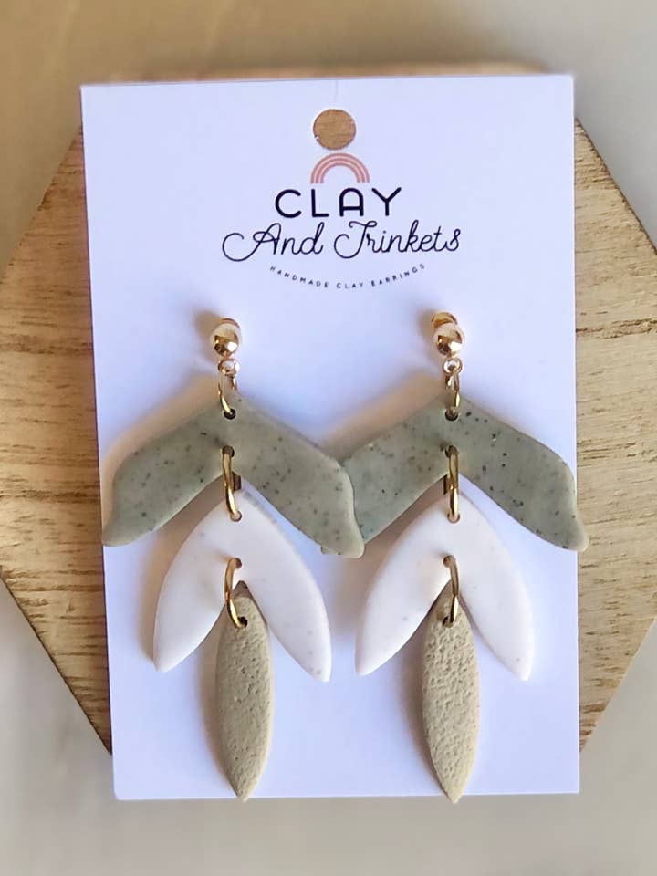 Feathers Neutral for wholesale by Clay and Trinkets
