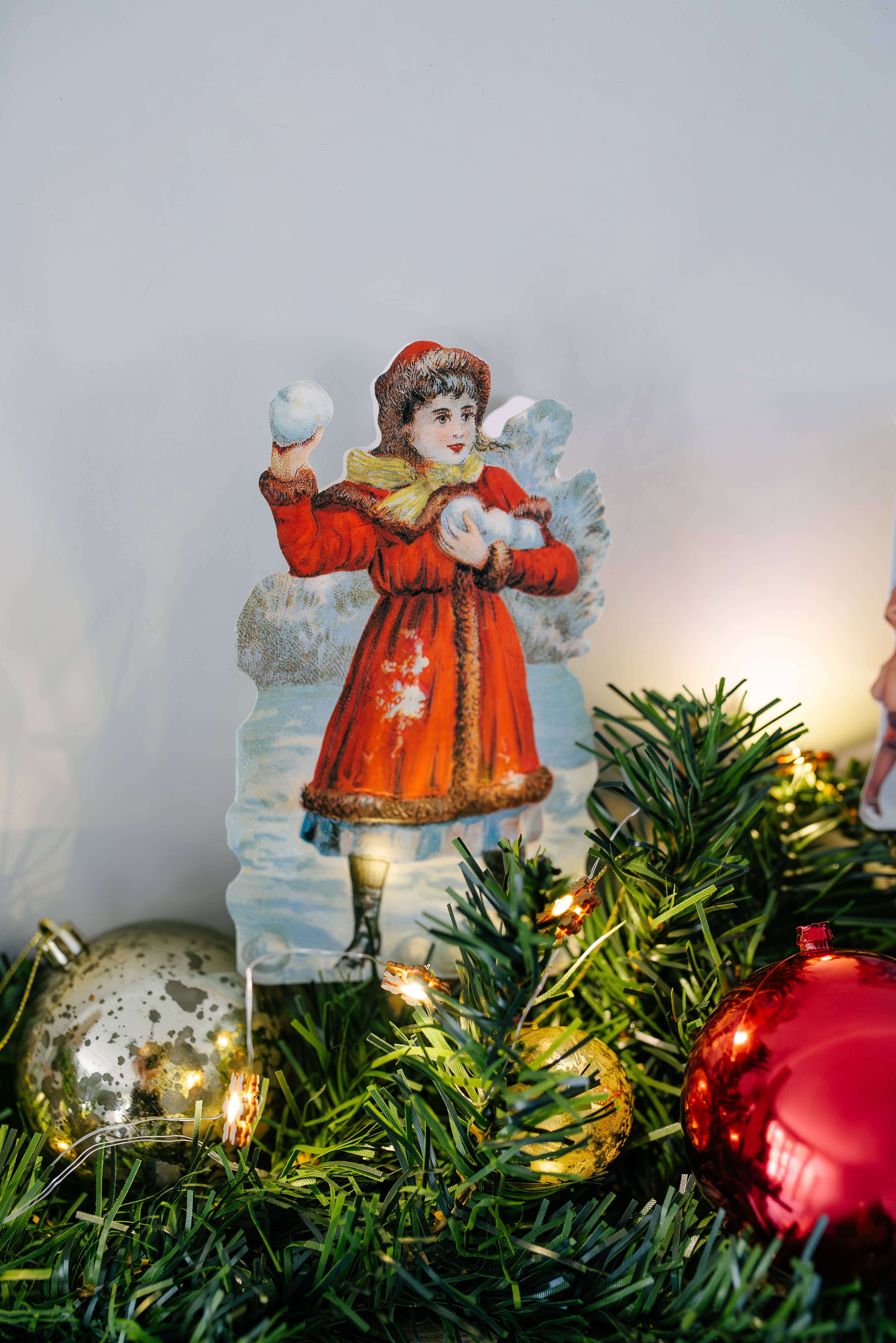 Mamelok - Vendita all'ingrosso Biglietti di auguri di Natale - Biglietto di Natale nostalgico con bambina che gioca con la neve1