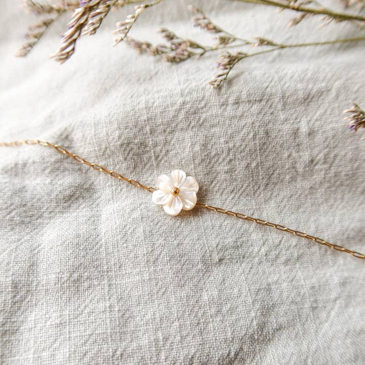 Bracelets Flower mother of pearl flower bracelet for wholesale by Olivolga Bijoux