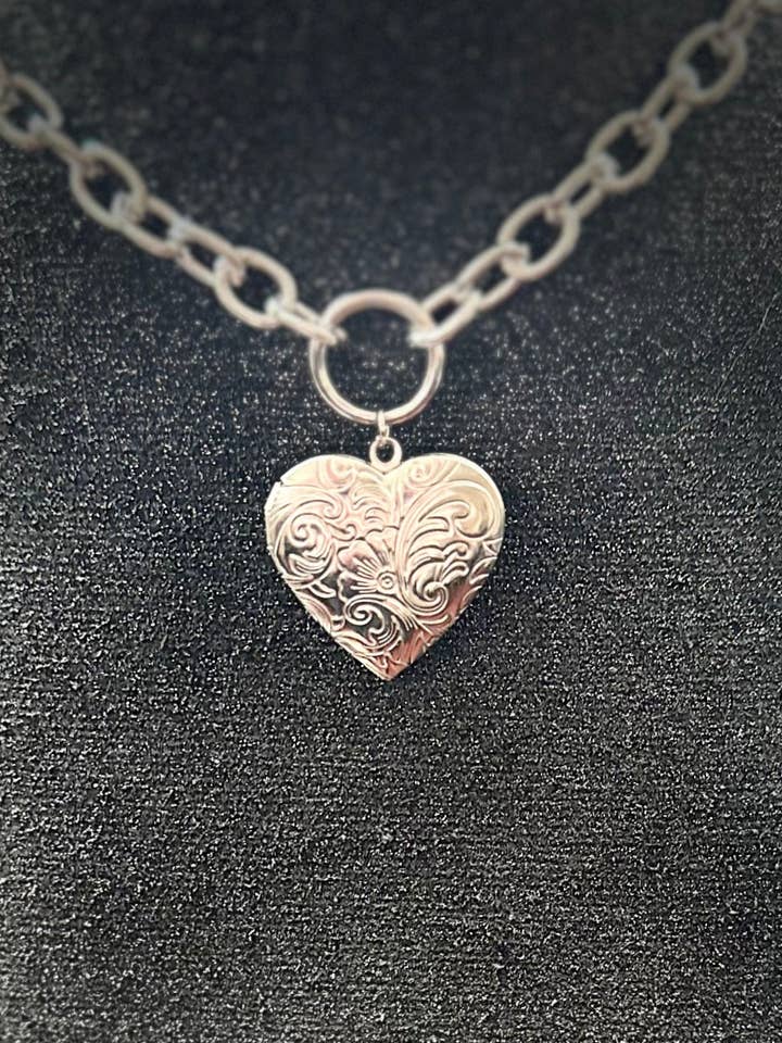 Médaillon en argent pour la vente par Ritual Chains