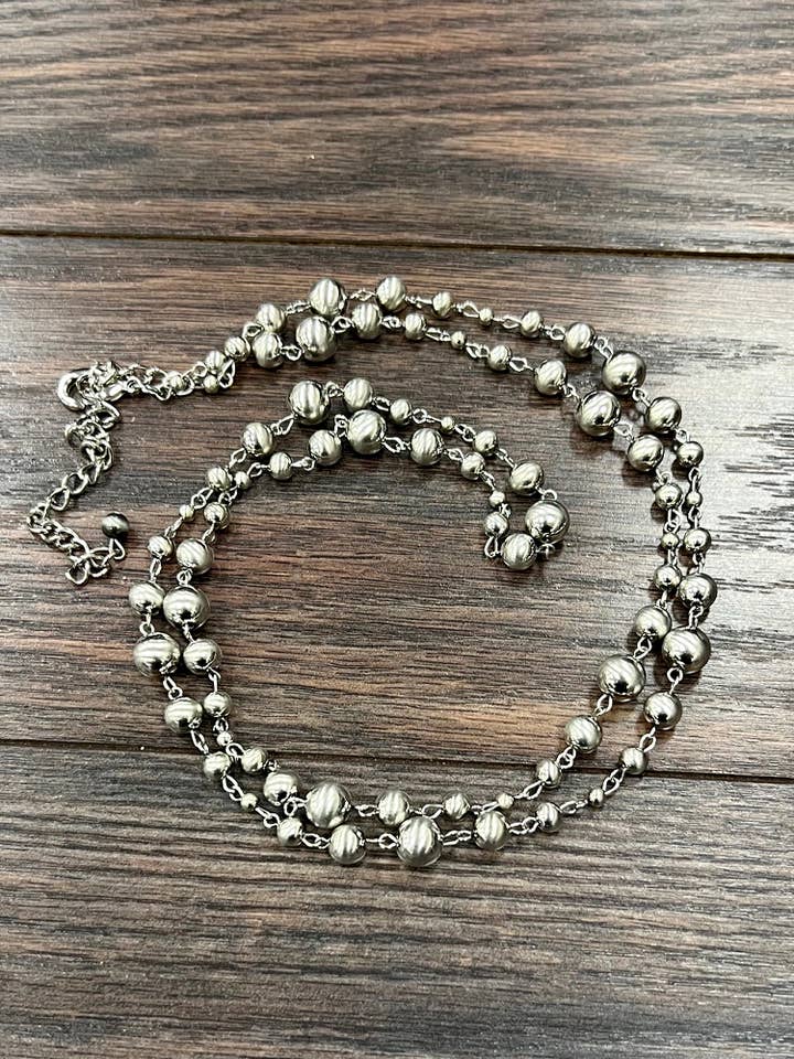 739000, Colar de Contas Navajo Prateado Feito à Mão de 36" por atacado de ISAC Trading Inc