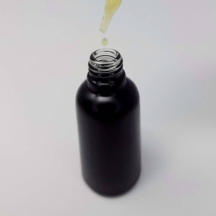 Skäggolja för wholesale av C'Amoré & co.