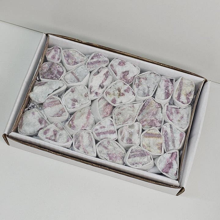 Pink Turmalin i boks, ~1,3-1,5 kg (Brasilien) for engroshandel hos UNDERSUN.STORE