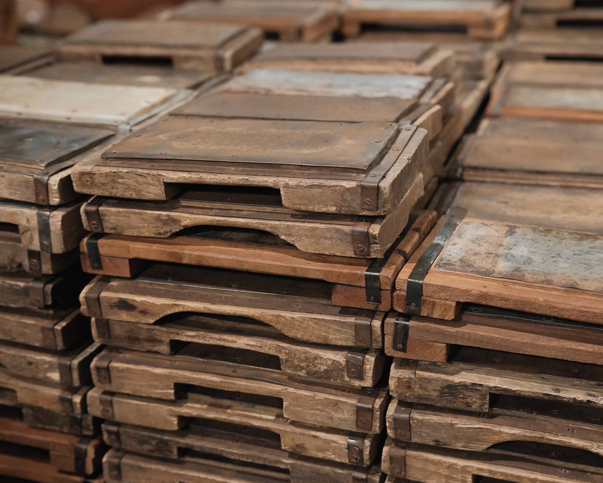 Golden Oldies Antiques - Wholesale Decorative Tabletop Object - Vintage Brick Mold Top Riser2