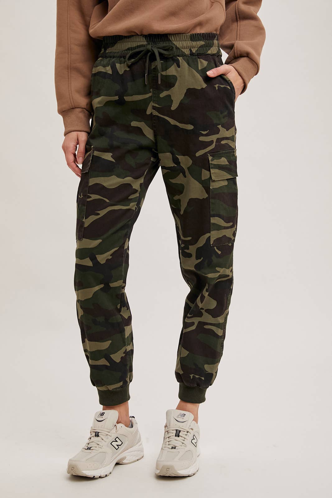Bluivy – Calças - Mulher por atacado – CALÇAS CAMO CARGO JOGGER11