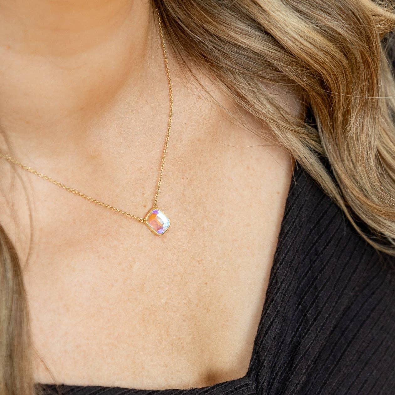 Chloe + Lois - Wholesale Pendant/Charm Necklace - Cushion Necklace in Angel Aura Quartz3