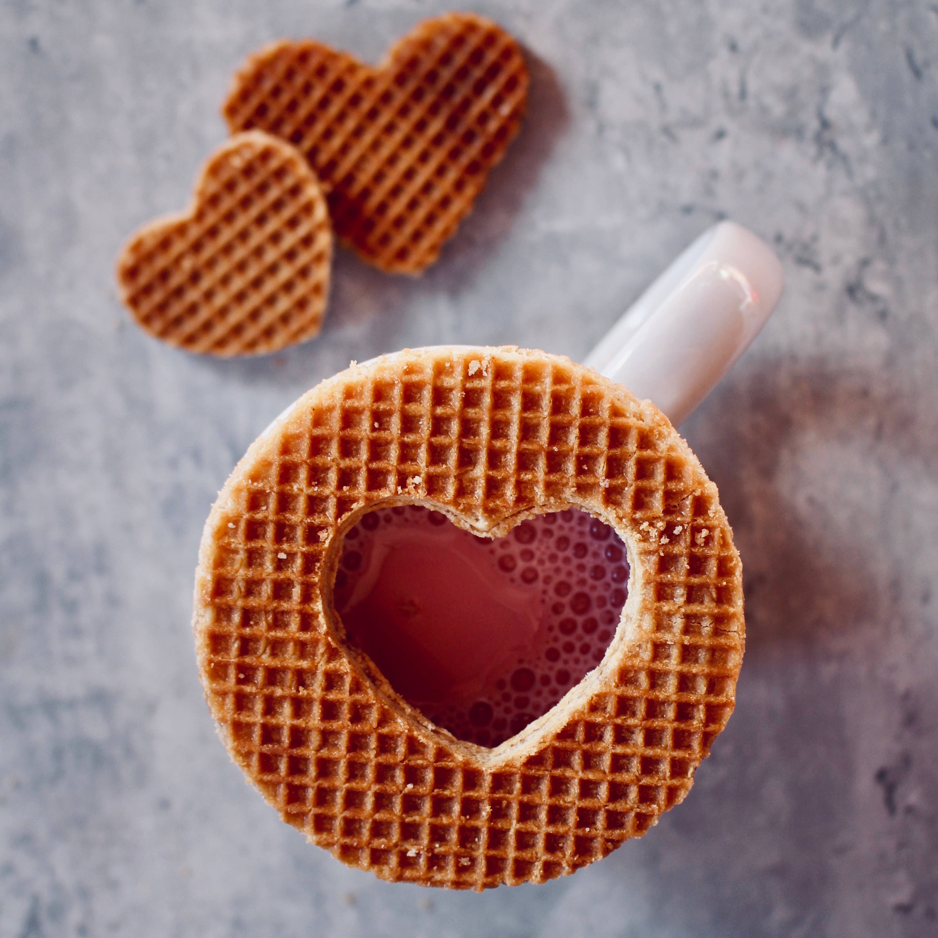 Finger Licking Dutch Stroopwafel Cookies - Wholesale Cookie - Gift Box w/8-Stroopwafel Cookies,(QTY:12) Dutch Delft Blue11