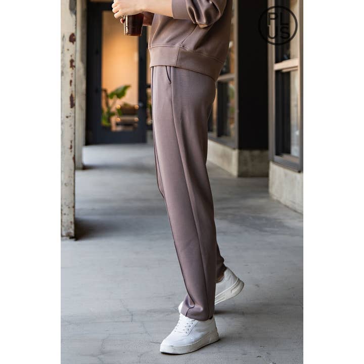 Rae Mode - Wholesale Broek - Dames - PLUS SIZE MODAL SCUBA PINTUCK BROEK25