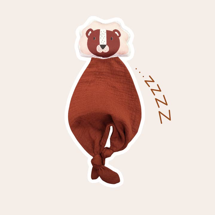 Doudou-løve i dobbeltgaze, toffee for engroshandel hos Carotte & Cie