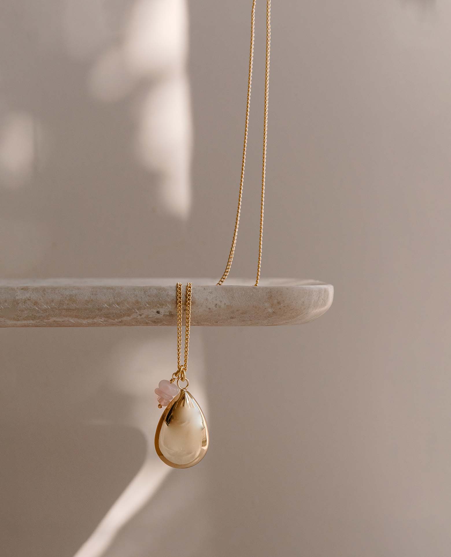 Atelier Aismée – Großhandel Kette mit Anhänger/Charm – Salome Gold Schwangerschaftsball2