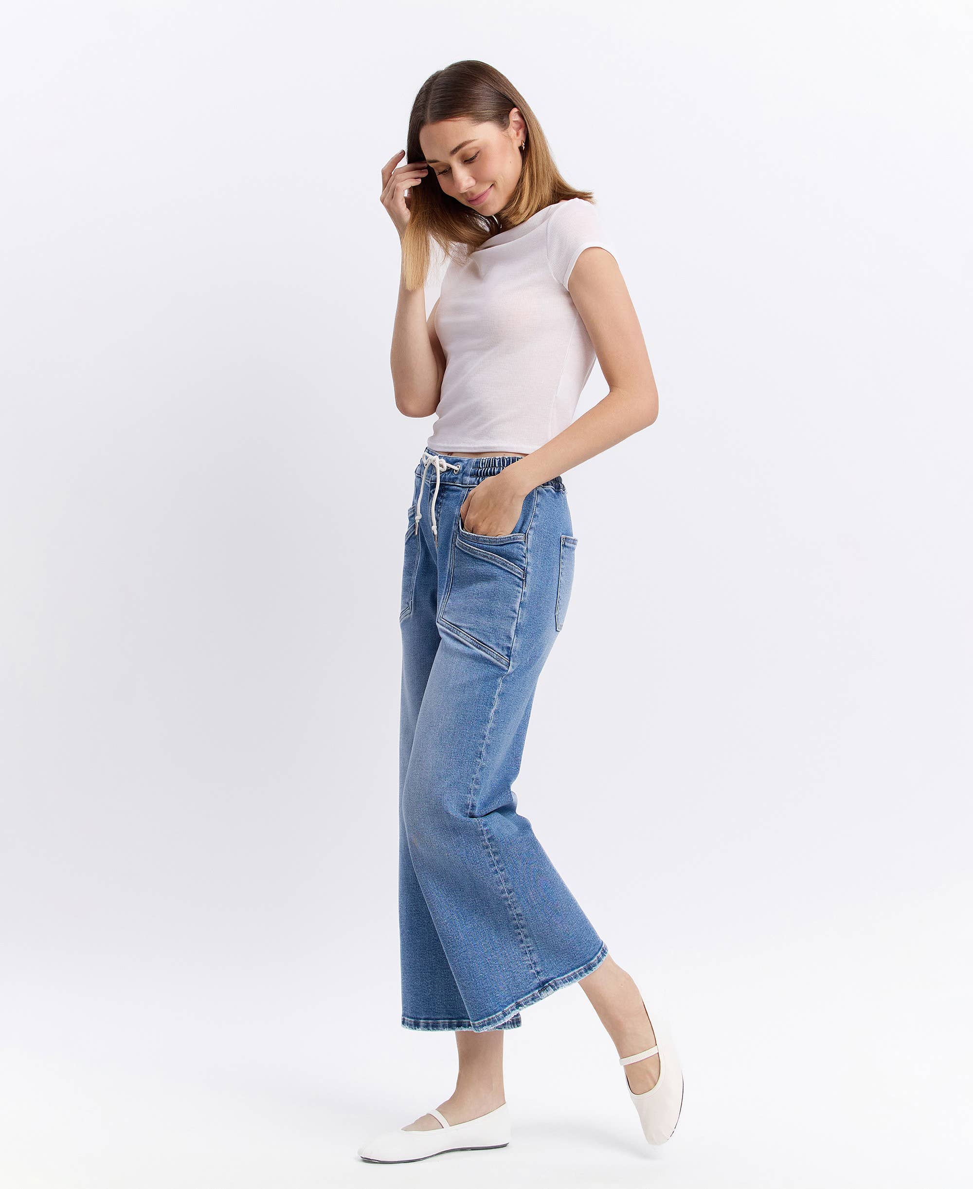 REASSURE HIGH RISE DRAWSTRING WAISTBAND WIDE LEG JEANS V3650 for wholesale on Faire10